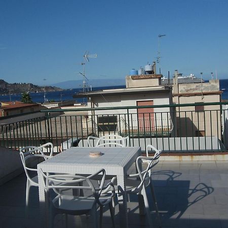 Nino'S Apartments Giardini Naxos Eksteriør bilde