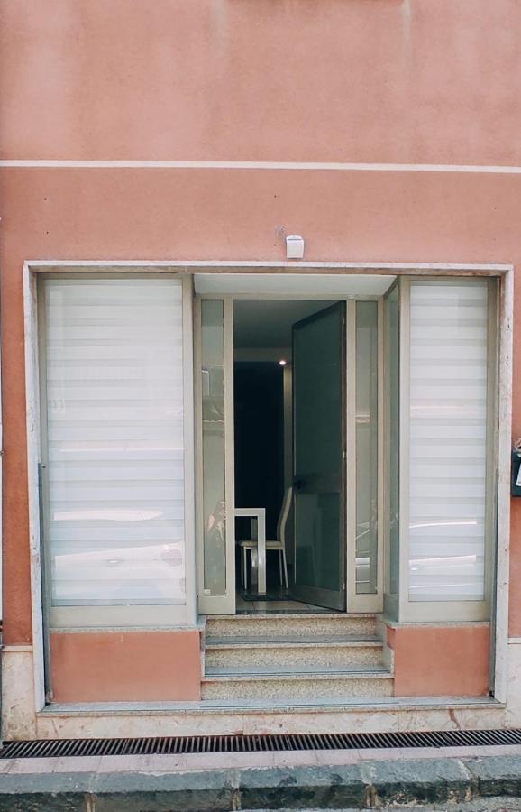 Nino'S Apartments Giardini Naxos Eksteriør bilde