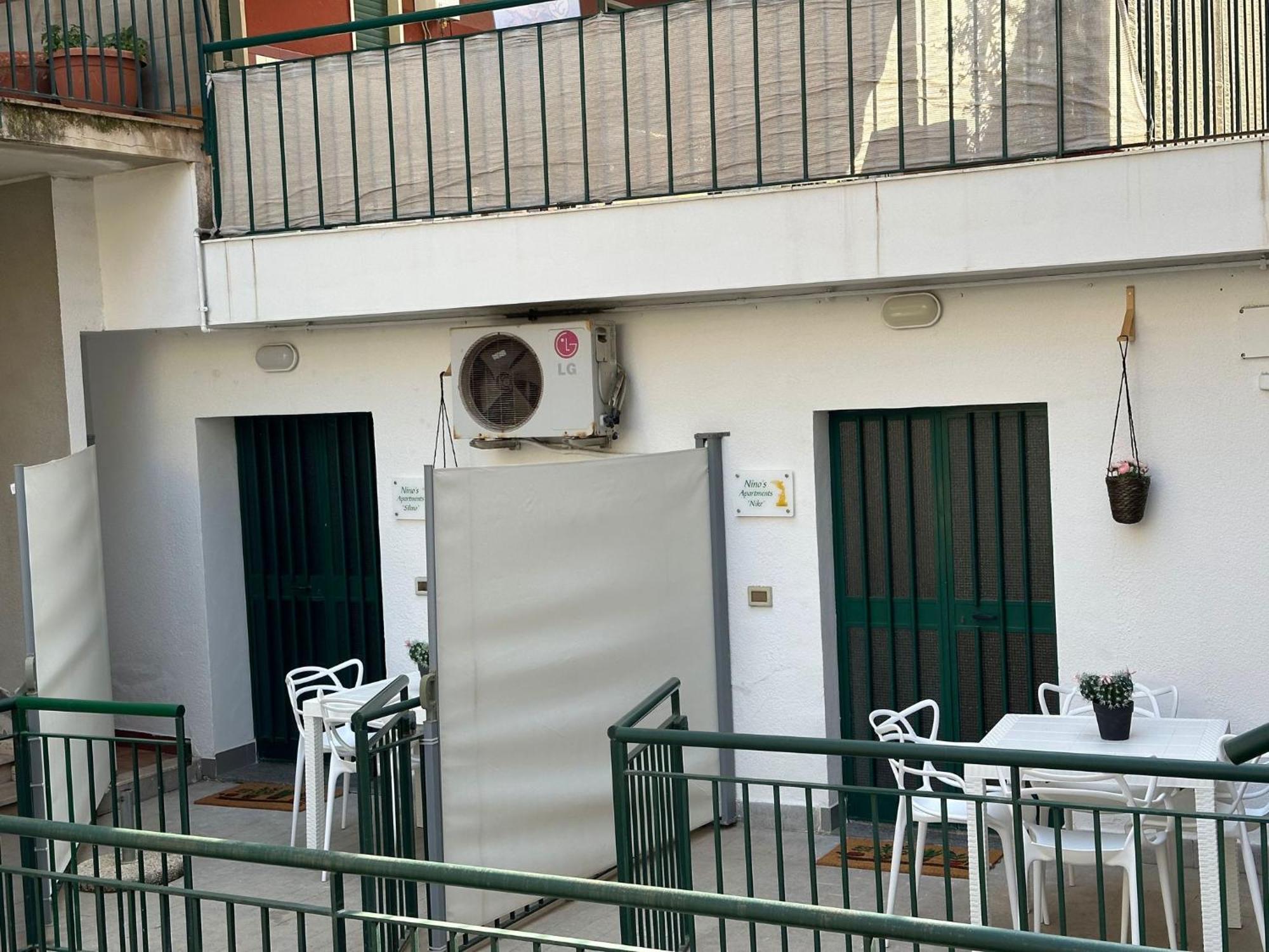 Nino'S Apartments Giardini Naxos Eksteriør bilde